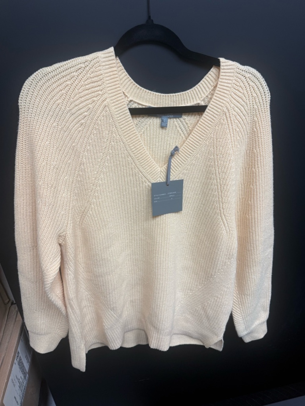Marled  V-Neck Knit Sweater🤍